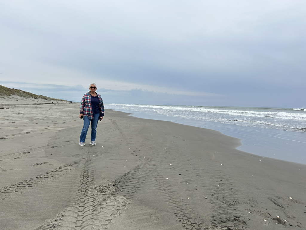 20250402BeachBev